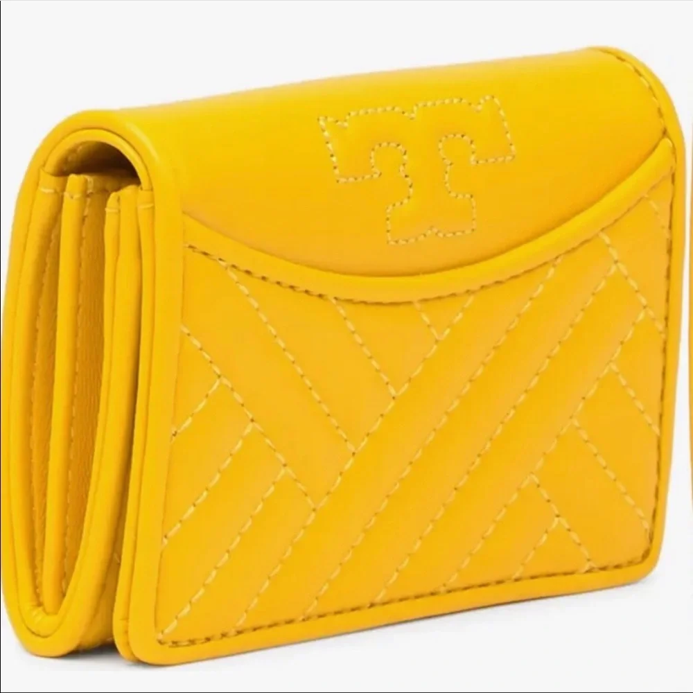 NWT Tory Burch Alexa Bifold Mini Wallet